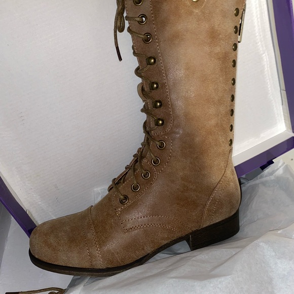 Brand new in box Steve Madden combat boots size 6 - Picture 3 of 6